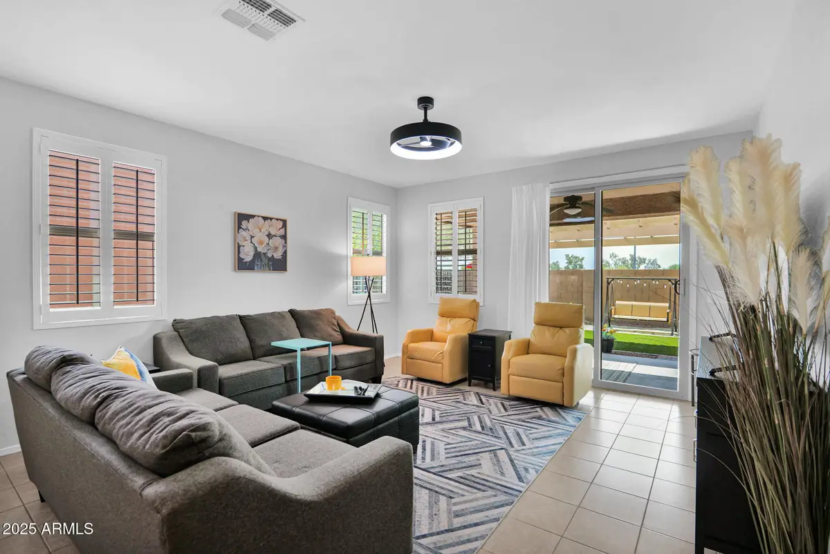 455 N Rainbow Way, Casa Grande, AZ 85194 - Image #1