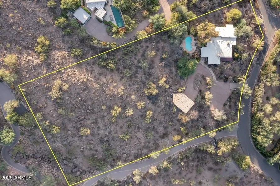 5719 E Starlight Way #18, Paradise Valley, AZ 85253 - Image #2