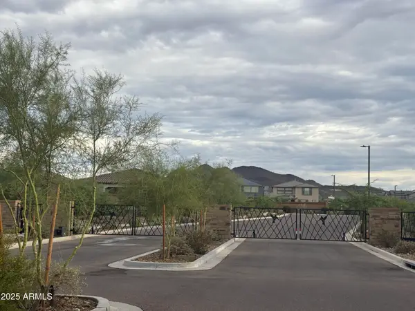 1929 W Burnside Trail, Phoenix, AZ 85085