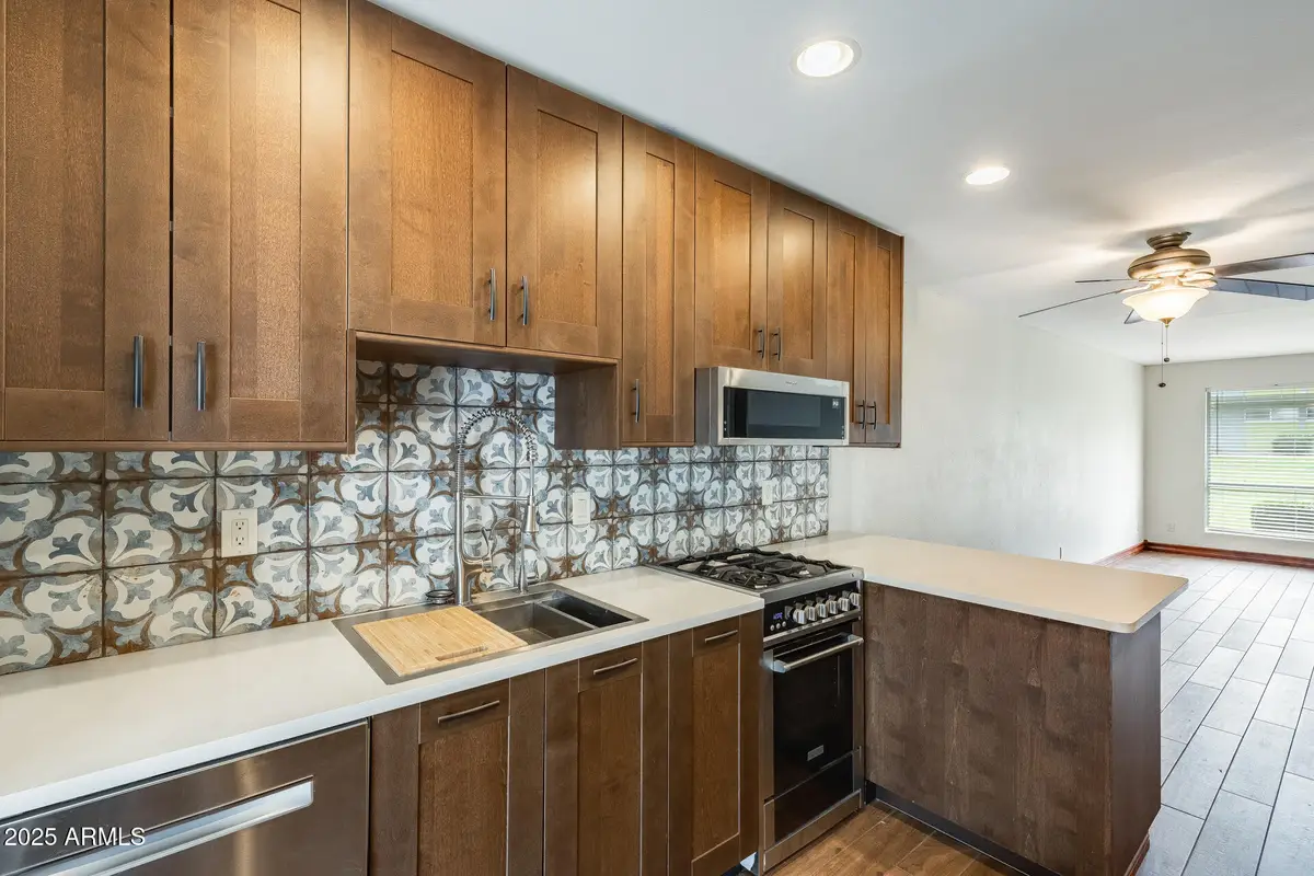 7141 N 16th Street #6, Phoenix, AZ 85020 - Image #1