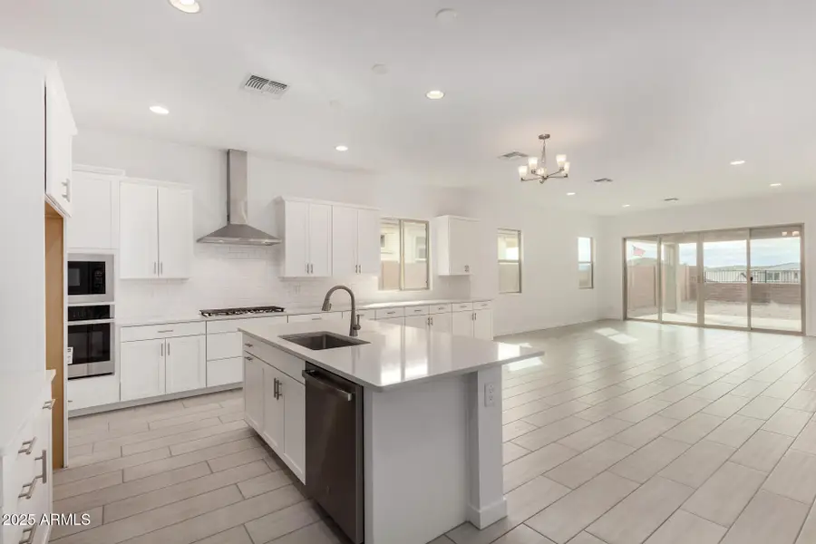 16937 W Desert Lane, Goodyear, AZ 85338 - Image #2