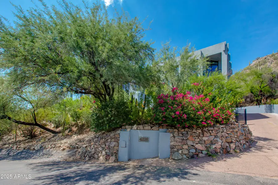 4228 E Highlands Drive, Paradise Valley, AZ 85253 - Image #2