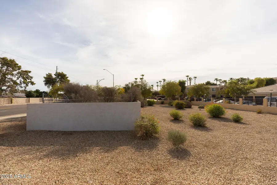 10899 W Olive Avenue #G, Peoria, AZ 85345 - Image #2
