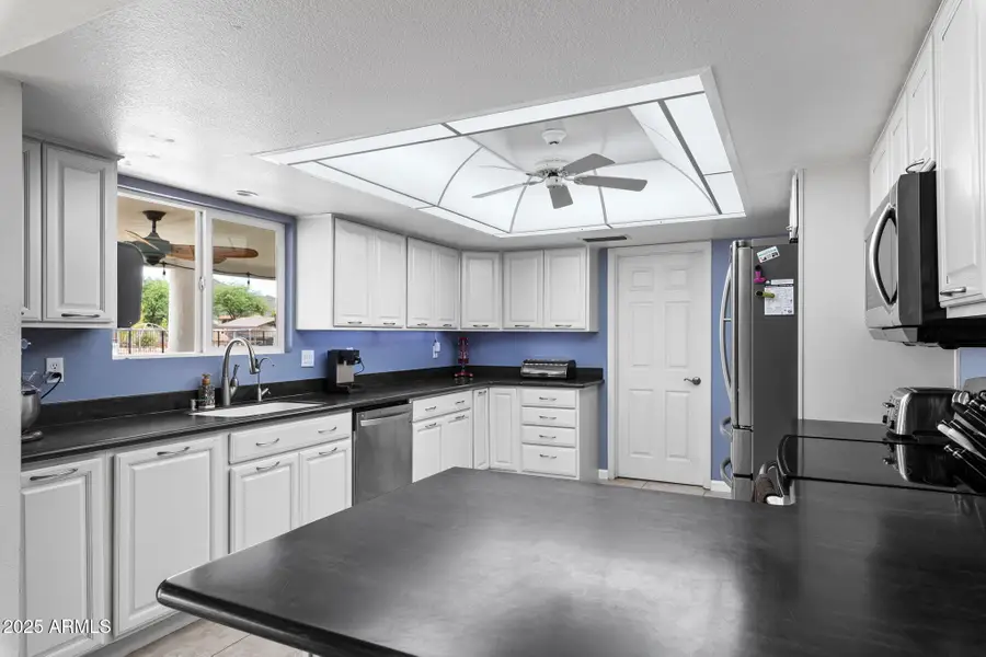 9430 W Mariposa Grande Lane, Deer Valley, AZ 85383 - Image #3