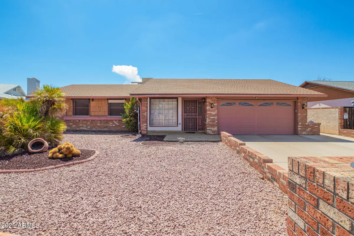 10719 W Kaler Drive, Glendale, AZ 85307 - Image #1