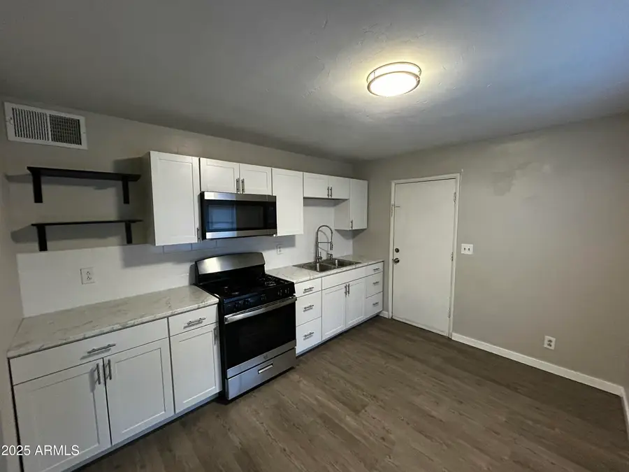 2811 N 17th Place, Phoenix, AZ 85006 - Image #2