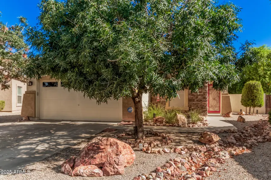 17102 W Saguaro Lane, Surprise, AZ 85388 - Image #2