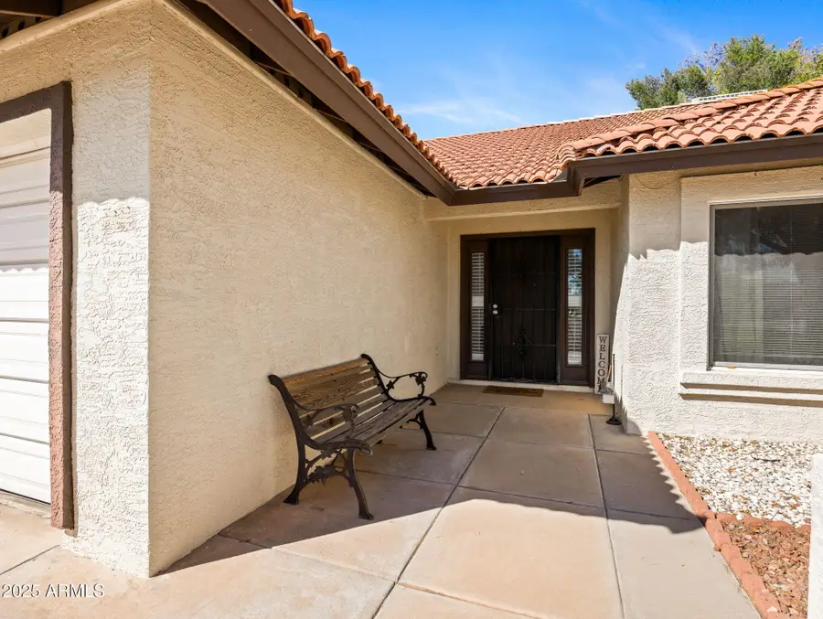 10516 W Griswold Road, Peoria, AZ 85345 - Image #2
