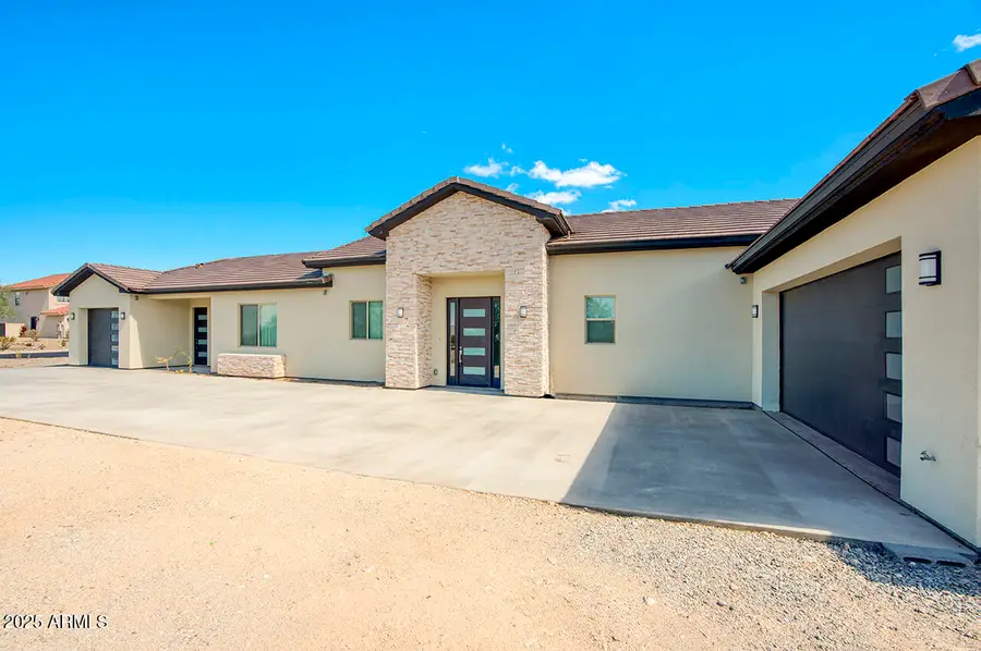 11181 S Wilson Lane, Goodyear, AZ 85338 - Image #2