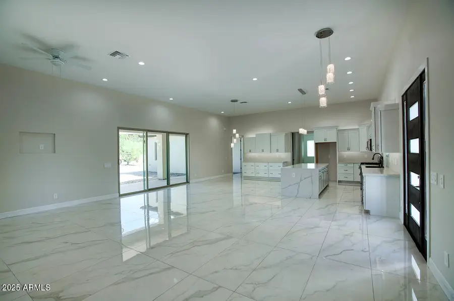 11181 S Wilson Lane, Goodyear, AZ 85338 - Image #3