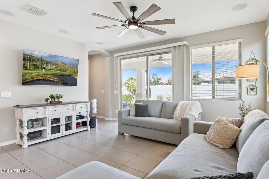 19081 N Jameson Drive, Maricopa, AZ 85138 - Image #2