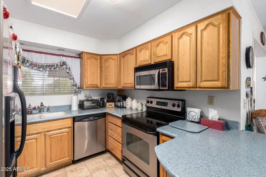 12037 N Thunderbird Road, Sun City, AZ 85351 - Image #3