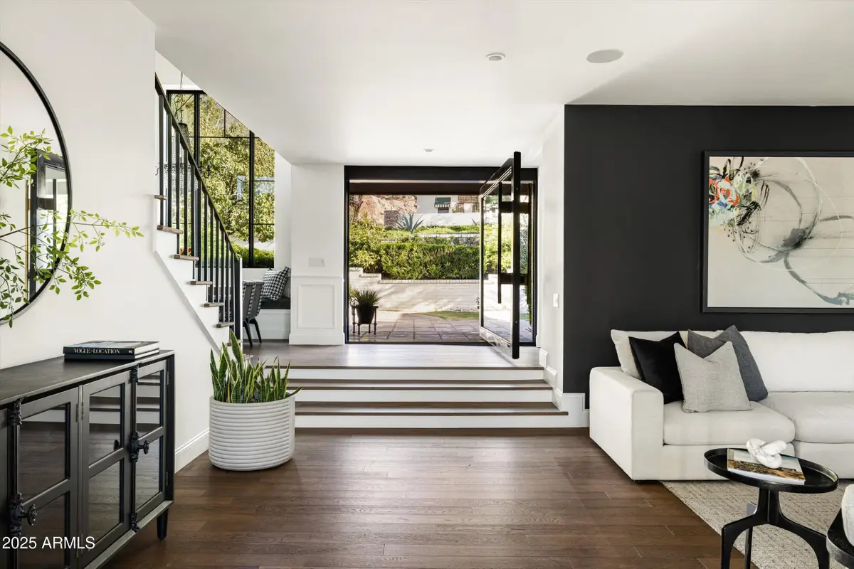 5328 N 46th Street, Phoenix, AZ 85018 - Image #1