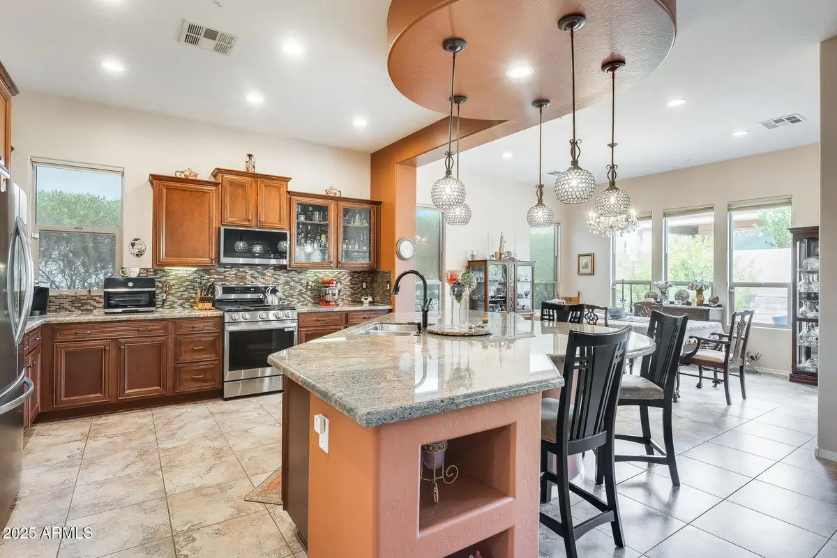 12964 W Fossil Drive, Peoria, AZ 85383 - Image #1