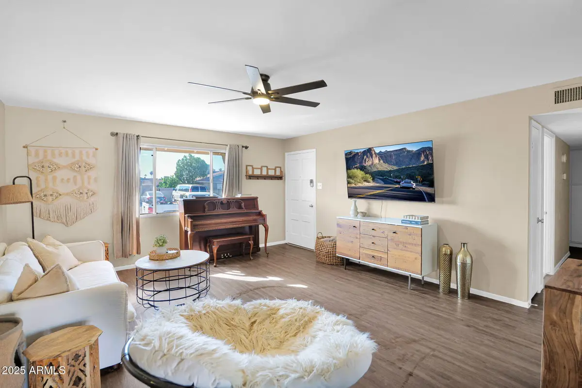 3356 W Mauna Loa Lane, Phoenix, AZ 85053 - Image #1