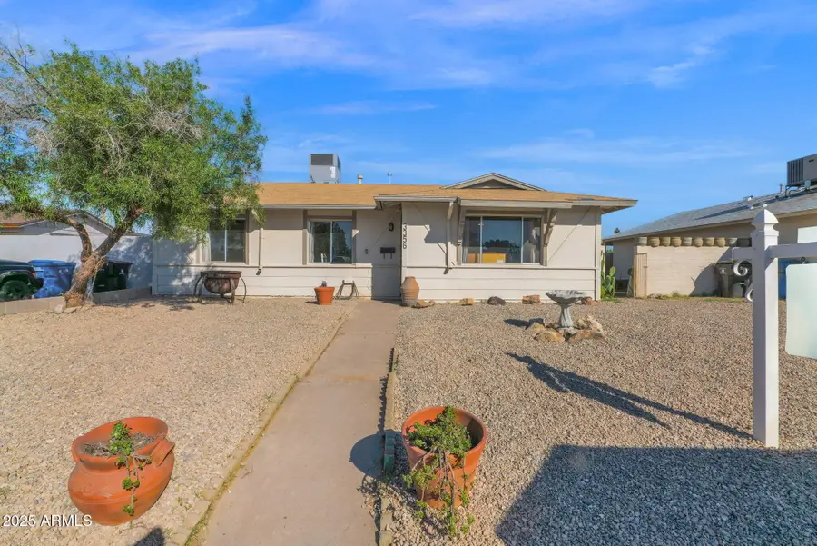 3356 W Mauna Loa Lane, Phoenix, AZ 85053 - Image #2