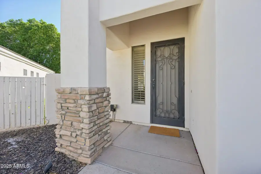 2223 E Branham Lane, Phoenix, AZ 85042 - Image #2
