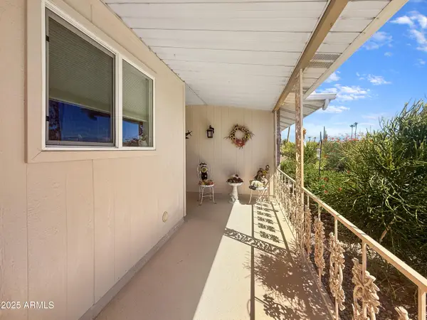 13828 N Whispering Lake Drive, Sun City, AZ 85351