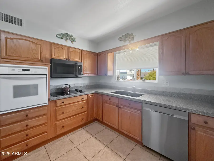 13828 N Whispering Lake Drive, Sun City, AZ 85351 - Image #2