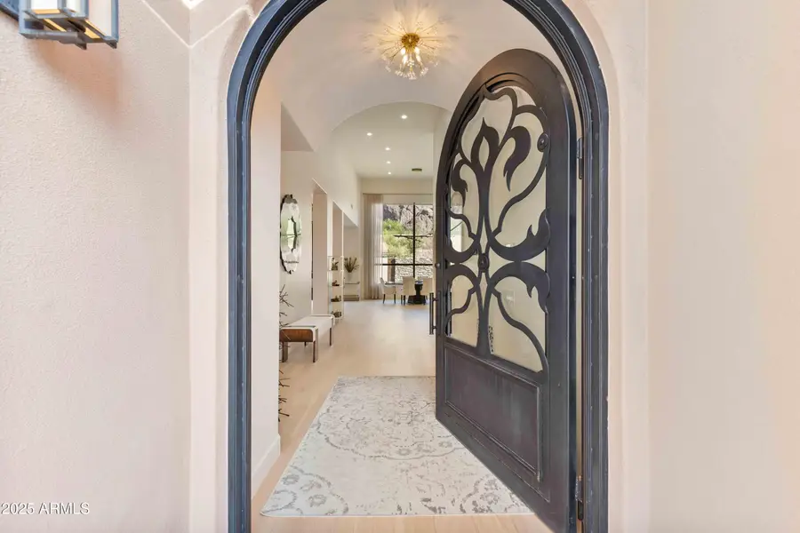 5984 N Echo Canyon Drive, Phoenix, AZ 85018 - Image #2