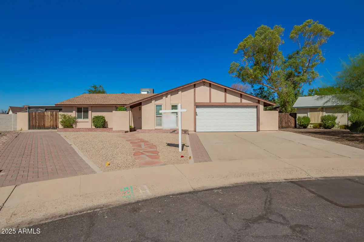 6214 W Zoe Ella Way, Glendale, AZ 85306 - Image #1