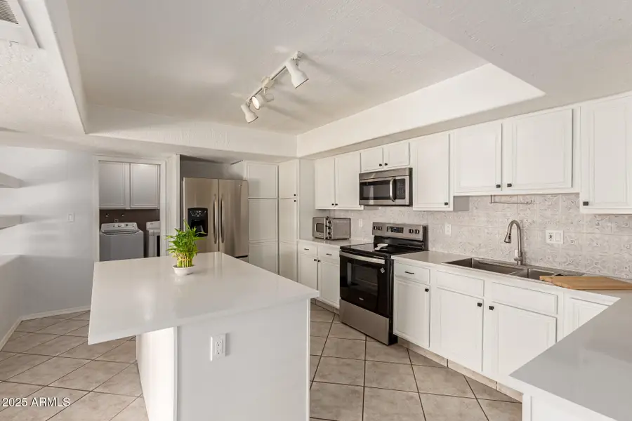 3455 W Gelding Drive, Phoenix, AZ 85053 - Image #3