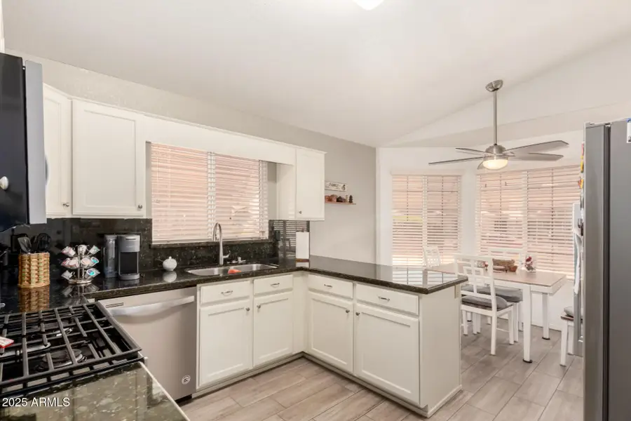 10630 W Mohawk Lane, Peoria, AZ 85382 - Image #3