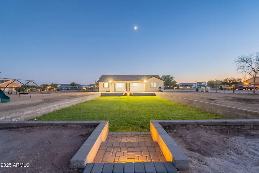 526 W Magma Road, San Tan Valley, AZ 85143 - Image #2