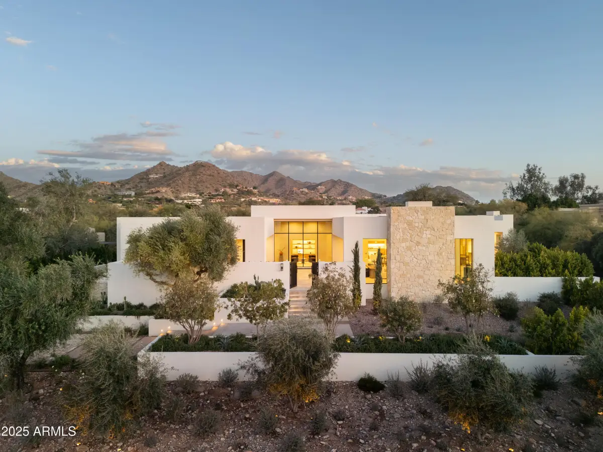 4510 E Maderos Del Cuenta Drive, Paradise Valley, AZ 85253 - Image #1