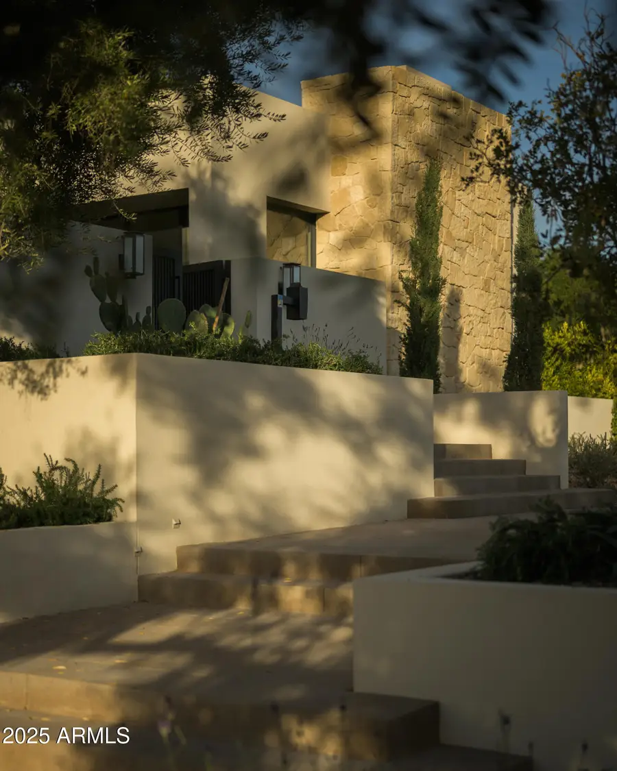 4510 E Maderos Del Cuenta Drive, Paradise Valley, AZ 85253 - Image #2