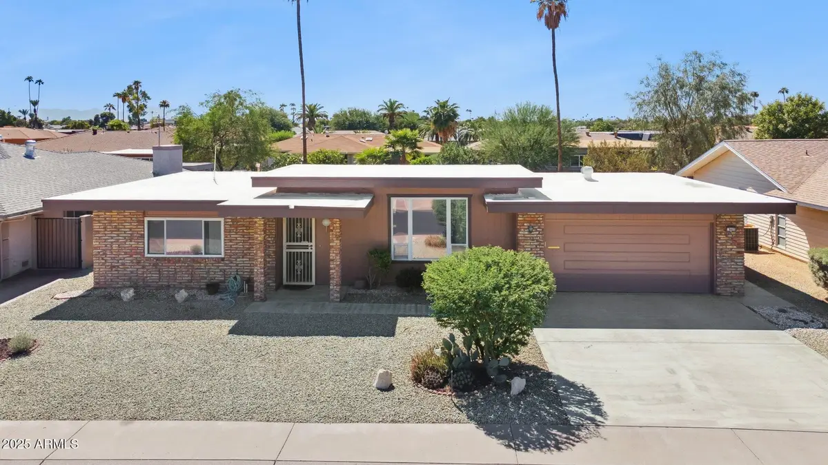 9405 W Rolling Hills Drive, Sun City, AZ 85351 - Image #1