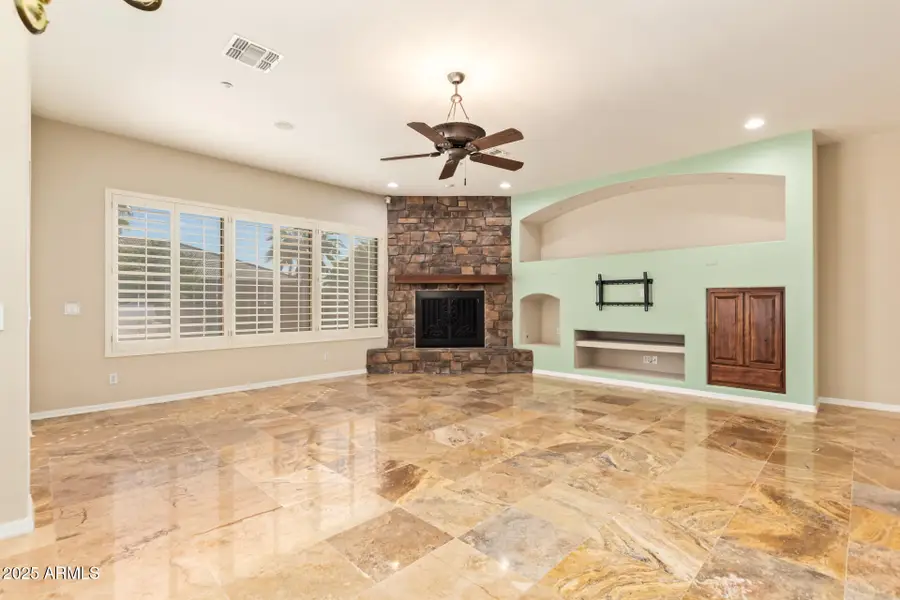 17943 W Solano Drive, Citrus Park, AZ 85340 - Image #2