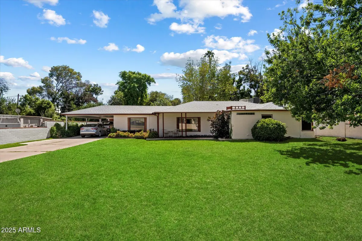 3329 E Clarendon Avenue, Phoenix, AZ 85018 - Image #1