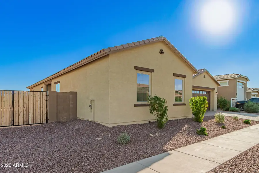 17527 W Lincoln Street, Goodyear, AZ 85338 - Image #2
