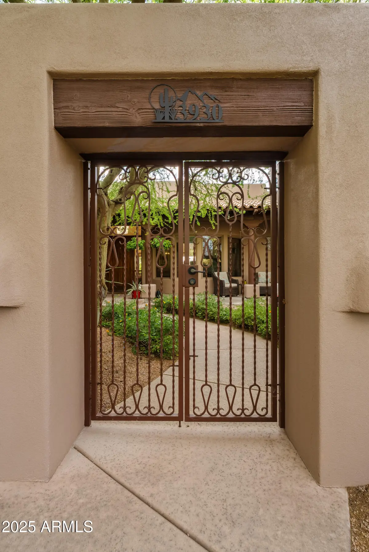 3930 N Pinnacle Hills Circle, Mesa, AZ 85207 - Image #1