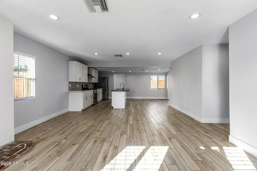 810 E Amelia Avenue, Phoenix, AZ 85014 - Image #3