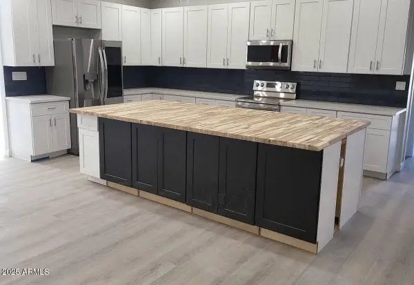 2511 E Broadway Road, Phoenix, AZ 85040