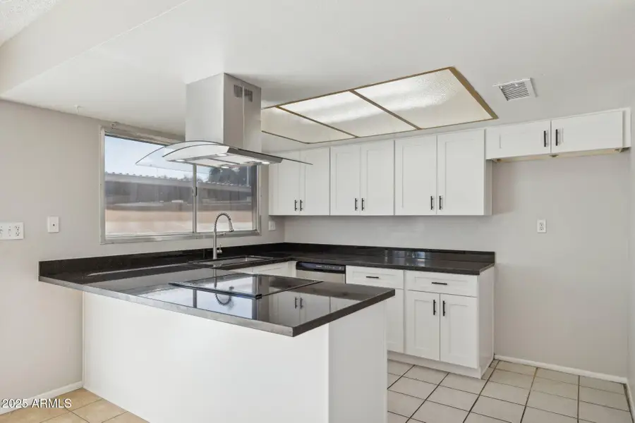 5742 N 43rd Drive, Glendale, AZ 85301 - Image #3