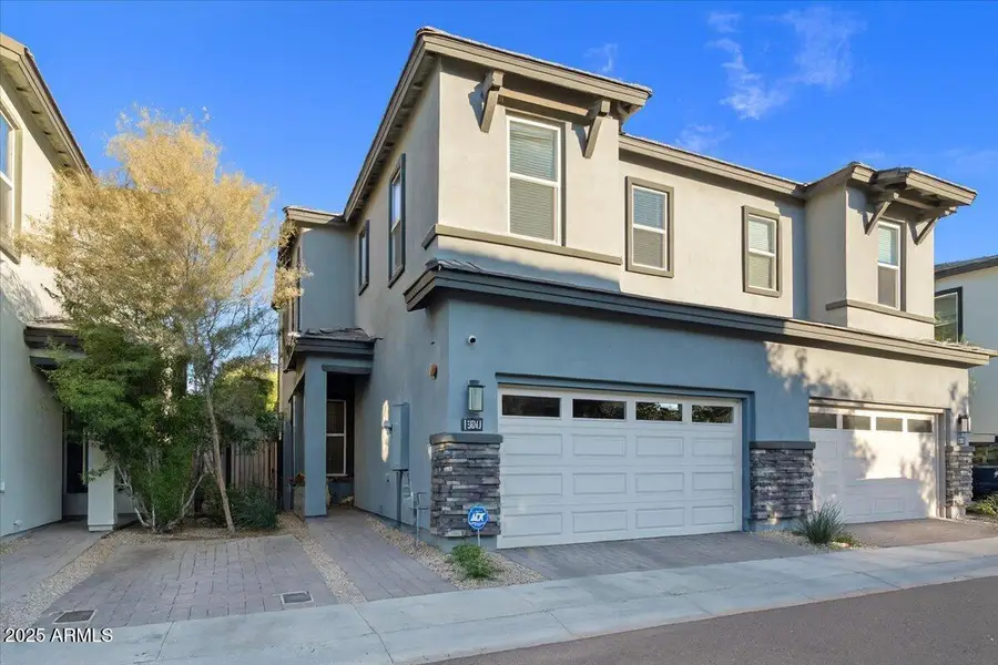 3041 N 37th Way, Phoenix, AZ 85018 - Image #2