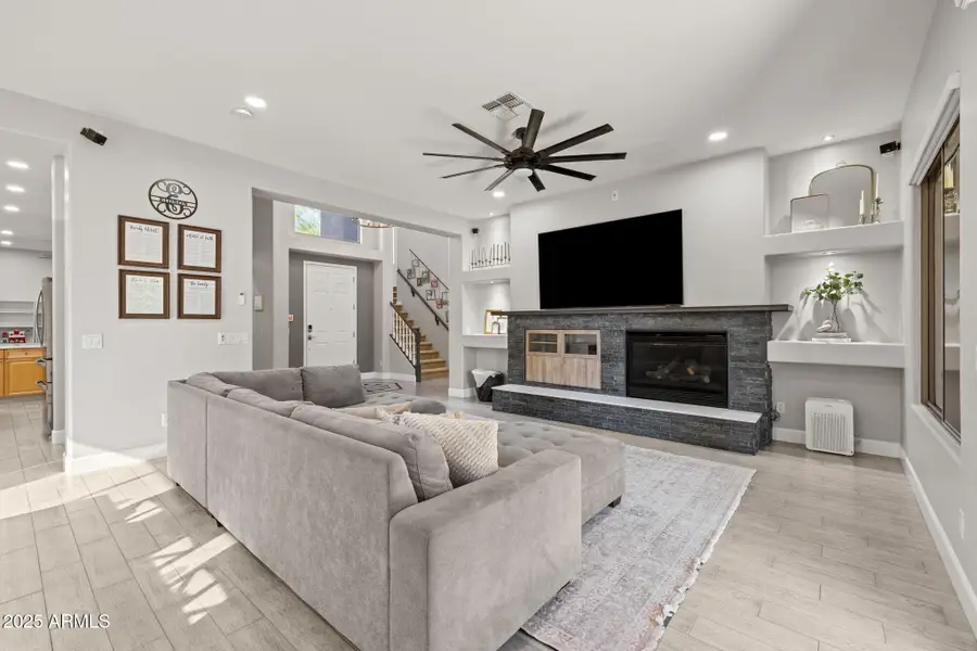 2925 W Donatello Drive, Deer Valley, AZ 85086 - Image #2