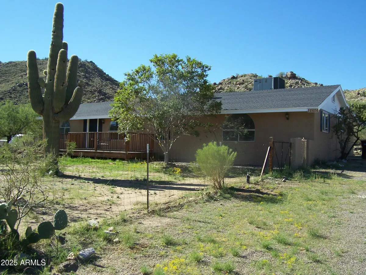 25230 S Gold Dollar Road, Congress, AZ 85332 - Image #1