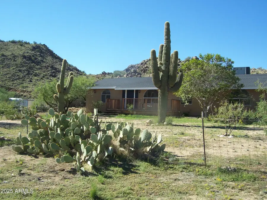 25230 S Gold Dollar Road, Congress, AZ 85332 - Image #2
