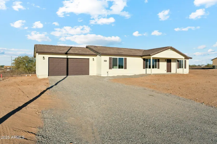 25318 S 193rd Avenue, Buckeye, AZ 85326 - Image #2