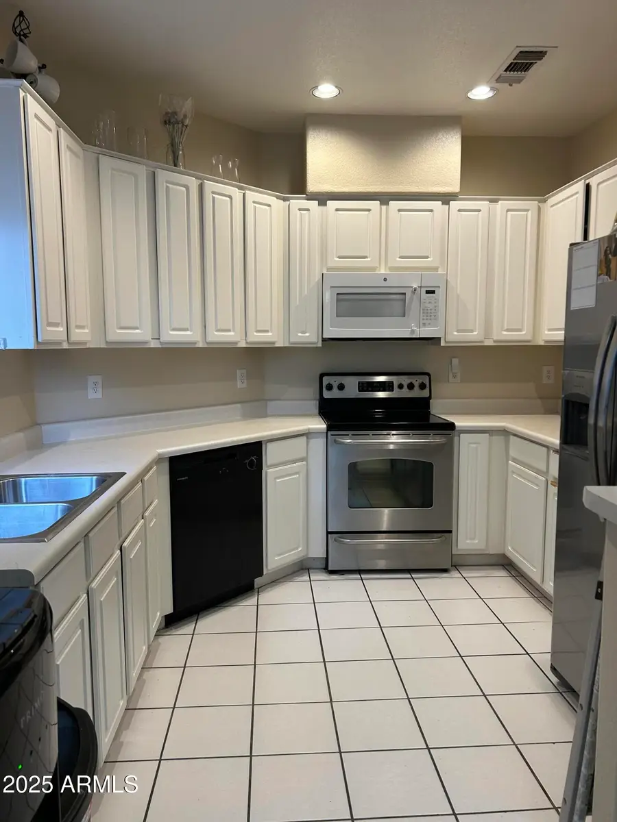 8800 N 107th Avenue N #17, Peoria, AZ 85345 - Image #3