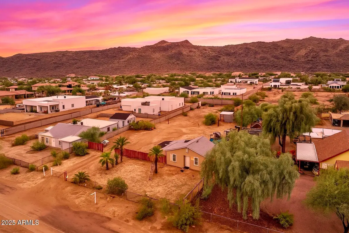 2237 E Desert Lane, Phoenix, AZ 85042 - Image #1