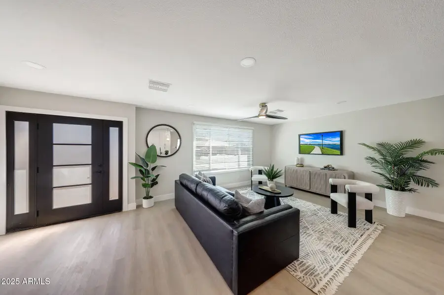 3116 W Gelding Drive, Phoenix, AZ 85053 - Image #3