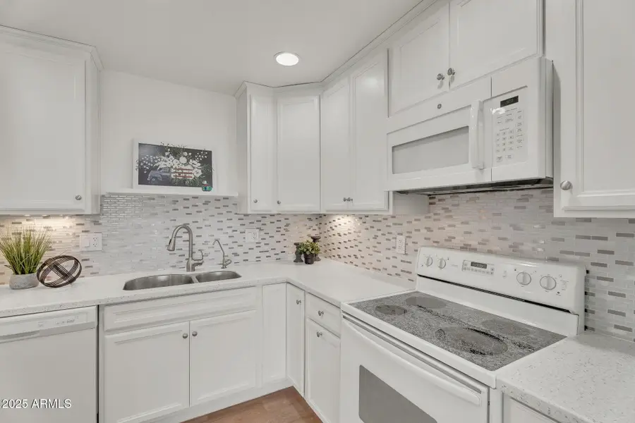 425 S Parkcrest -- #316, Mesa, AZ 85206 - Image #2