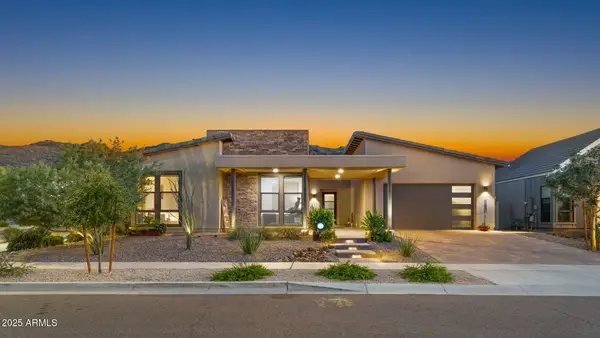 1353 E Paseo Way, Phoenix, AZ 85042