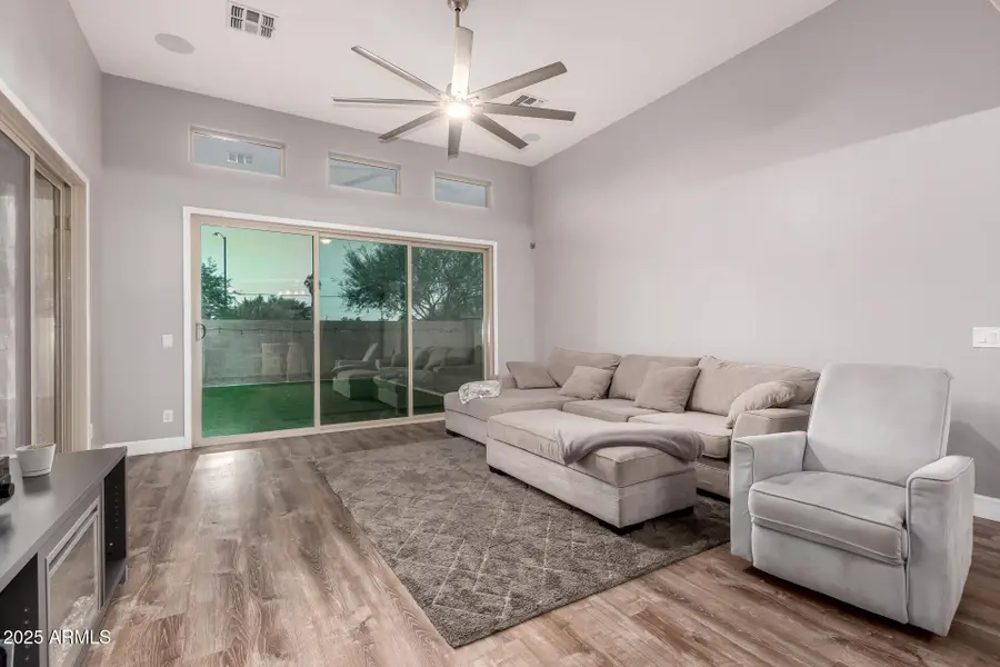 8987 W Seldon Lane, Peoria, AZ 85345 - Image #2