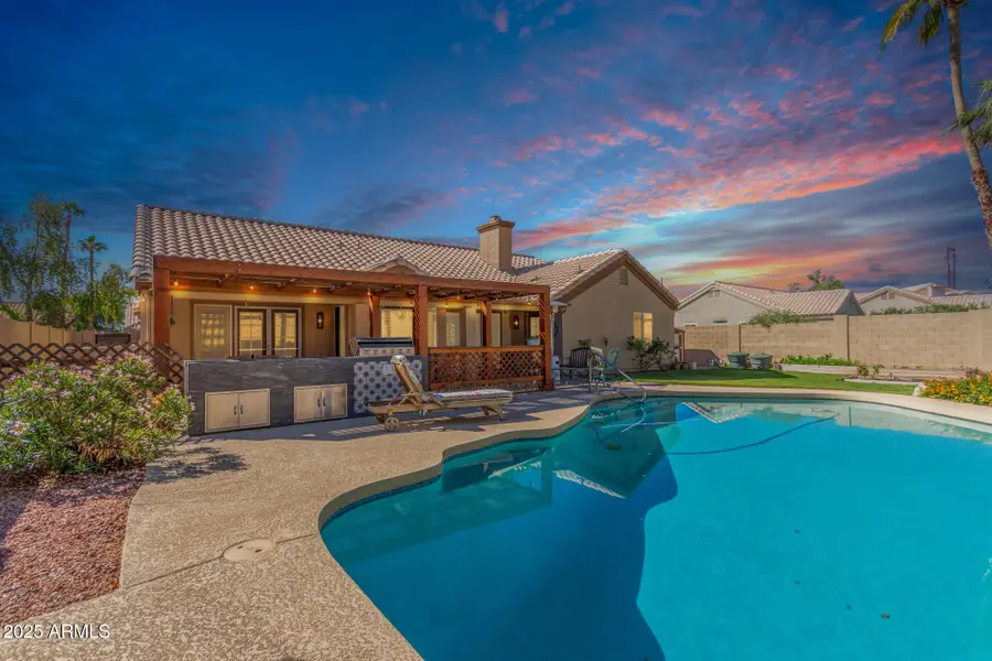 4026 E Summerhaven Drive, Phoenix, AZ 85044 - Image #2